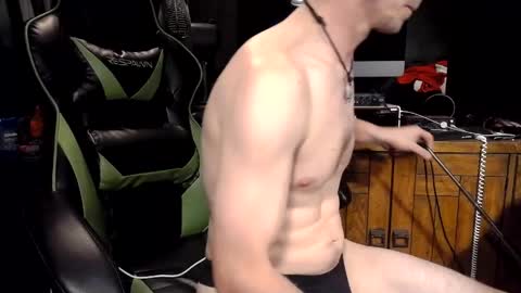 bchillin28 online show from 04.05.26