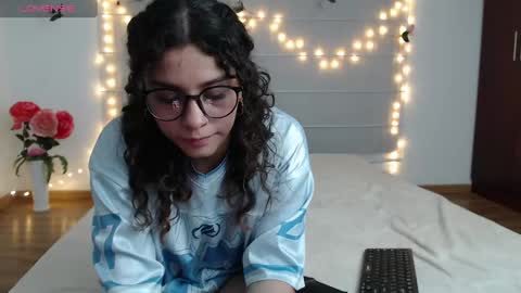 Sara  Juan online show from 06.05.26