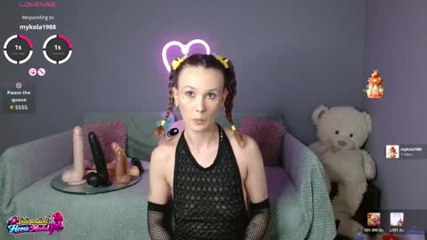 Snapshot of bea_doll chatting on 04.07.26 Bea online show from 04.07.26