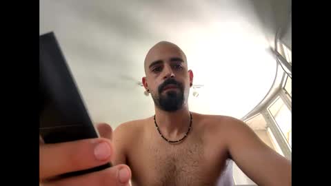 Snapshot of beardedbaldy_09 chatting on 10.02.25 Ask me online show from 10.02.25