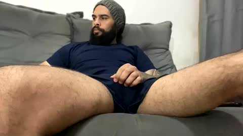 Snapshot of beardmax chatting on 09.24.25 Min online show from 09.24.25