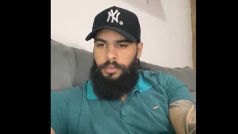 Snapshot of beardmax chatting on 10.29.25 Min online show from 10.29.25