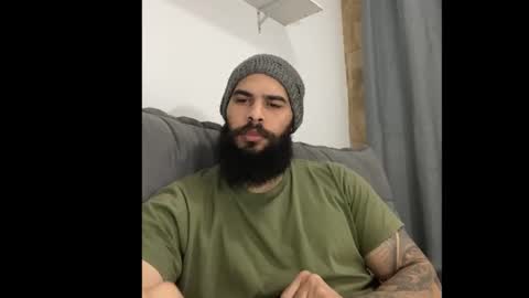 Snapshot of beardmax chatting on 11.07.25 Min online show from 11.07.25