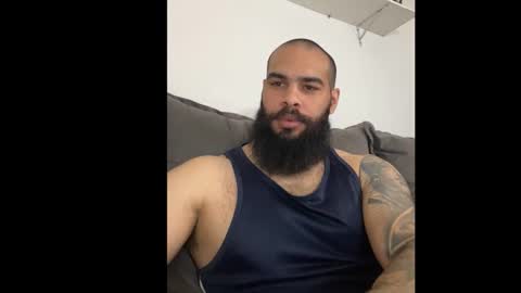 Snapshot of beardmax chatting on 11.19.25 Min online show from 11.19.25