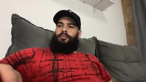 Snapshot of beardmax chatting on 11.20.25 Min online show from 11.20.25