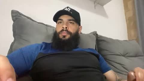 Snapshot of beardmax chatting on 11.29.25 Min online show from 11.29.25