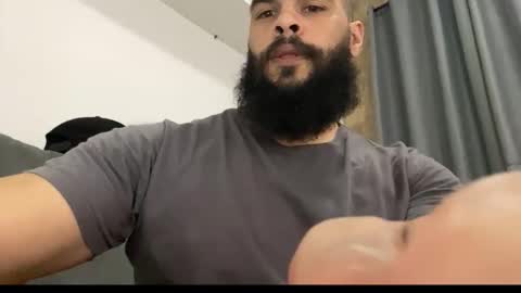 Snapshot of beardmax chatting on 12.01.25 Min online show from 12.01.25