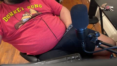 Snapshot of beardudeguy chatting on 12.11.24 beardudeguy online show from 12.11.24