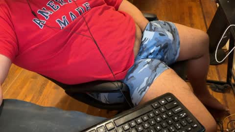 Snapshot of beardudeguy chatting on 12.27.24 beardudeguy online show from 12.27.24