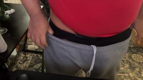 Snapshot of beardudeguy chatting on 12.22.25 beardudeguy online show from 12.22.25