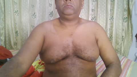 Snapshot of beargryzzly chatting on 01.01.25 Grizzly online show from 01.01.25