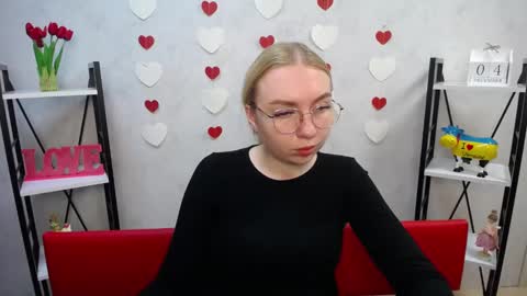 BeatriceFlyy online show from 12.04.24