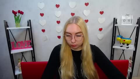 BeatriceFlyy online show from 12.08.24