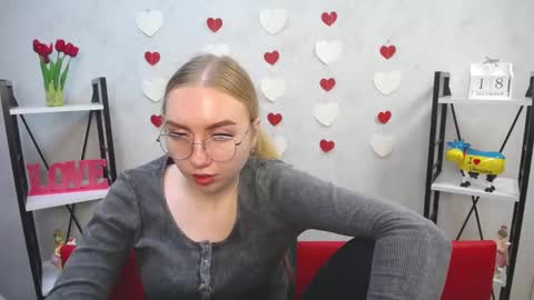 BeatriceFlyy online show from 12.18.24