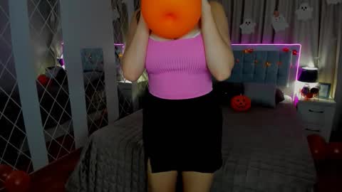 BeatriceWild online show from 10.29.25