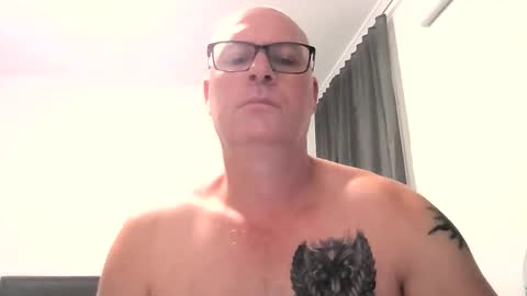 Snapshot of beatsboy87 chatting on 02.14.25 beatsboy87 online show from 02.14.25