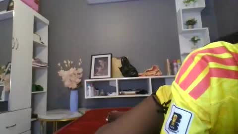 Snapshot of beautie699392 chatting on 03.10.26 Lil stunner online show from 03.10.26