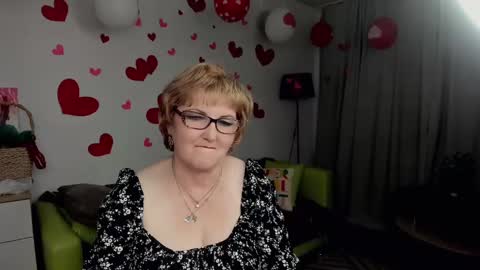 Snapshot of beautiful_lina7 chatting on 02.14.25 your Lana online show from 02.14.25