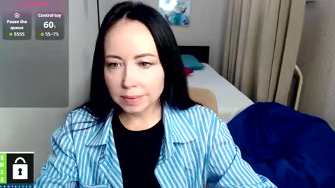 Snapshot of beautiful_moon3 chatting on 10.16.25 beautiful_moon3 online show from 10.16.25