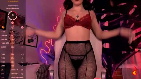 Snapshot of beautifulchleo chatting on 10.25.25 Chleo online show from 10.25.25