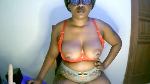 Snapshot of beautifulpeach2 chatting on 01.25.25 beautifulpeach2 online show from 01.25.25