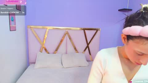 Snapshot of beautifulskinny18 chatting on 12.29.24 Shalom online show from 12.29.24