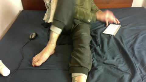 Snapshot of beautifulworld33 chatting on 11.21.25 beautifulworld33 online show from 11.21.25