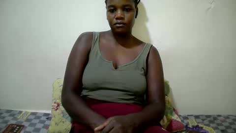 Snapshot of beauty_nina1 chatting on 11.18.25 beauty_nina1 online show from 11.18.25