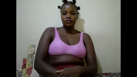 Snapshot of beauty_nina1 chatting on 11.18.25 beauty_nina1 online show from 11.18.25