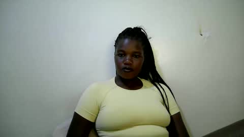 Snapshot of beauty_nina1 chatting on 12.03.25 beauty_nina1 online show from 12.03.25