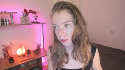 Eliise online show from 12.22.25