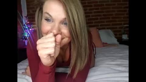 Snapshot of becky2994 chatting on 12.26.24 BECKY BOO online show from 12.26.24