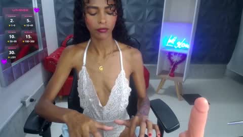 becky_lynch_102 online show from 02.26.26