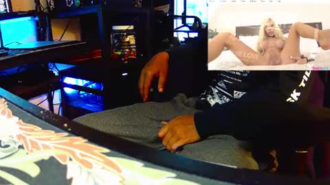 hungnheavy online show from 10.19.25