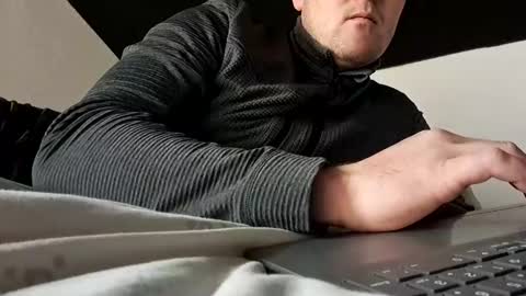 beenee3 online show from 12.30.24