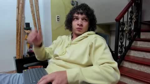 independent model online show from 12.11.24