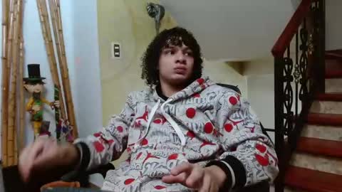 independent model online show from 12.12.24