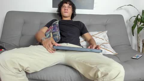 independent model online show from 03.09.25