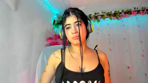 Snapshot of belinda_luna_ chatting on 11.27.25 modelo independiente online show from 11.27.25