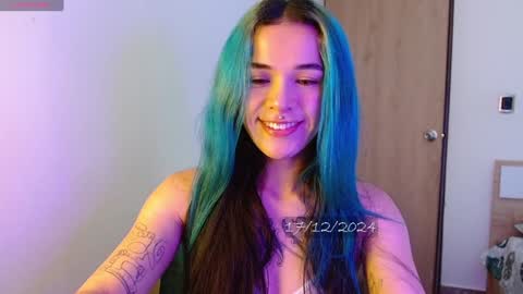 Snapshot of bell_art chatting on 12.17.24 online show from 12.17.24