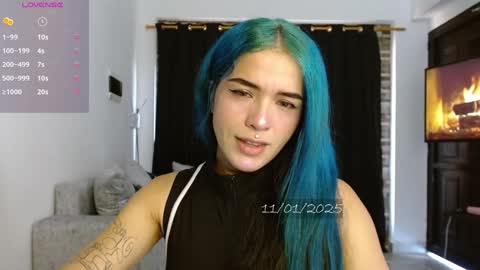 Snapshot of bell_art chatting on 01.11.25 online show from 01.11.25