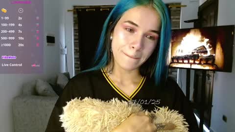 Snapshot of bell_art chatting on 01.17.25 online show from 01.17.25