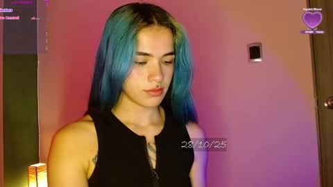 Snapshot of bell_art chatting on 10.28.25 online show from 10.28.25