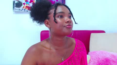 Snapshot of bella_adara1 chatting on 02.04.25 CAMILA online show from 02.04.25