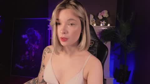 Snapshot of bella_alita chatting on 01.15.25 lita online show from 01.15.25