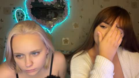 bella_and_alice online show from 10.29.25
