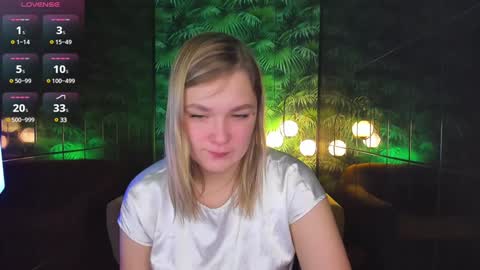 Snapshot of bella_cosmos chatting on 01.07.25 Bella online show from 01.07.25