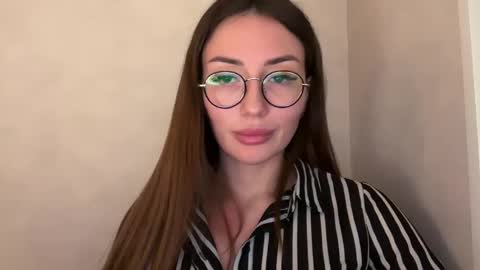 bella_foxxi online show from 12.04.24