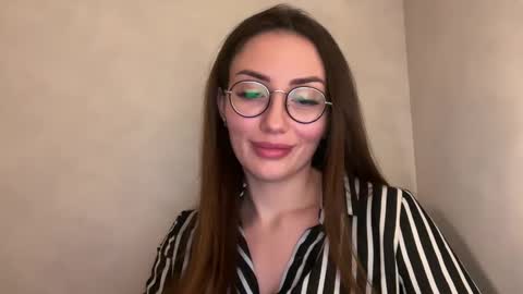 bella_foxxi online show from 12.13.24