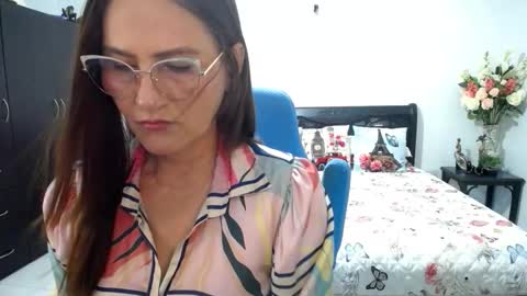 Bella online show from 12.15.25